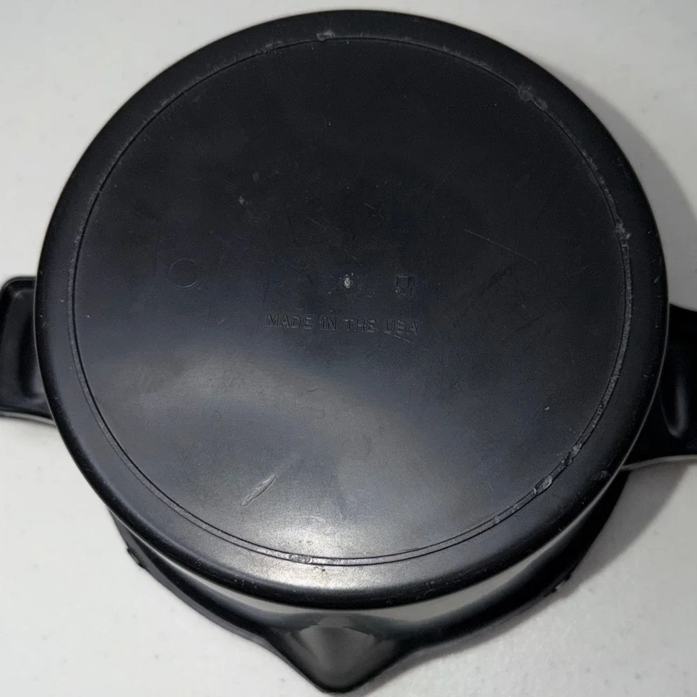 Pampered Chef Micro Cooker Microwave Steamer Large 8 Cup 2 Quart 2778 Black